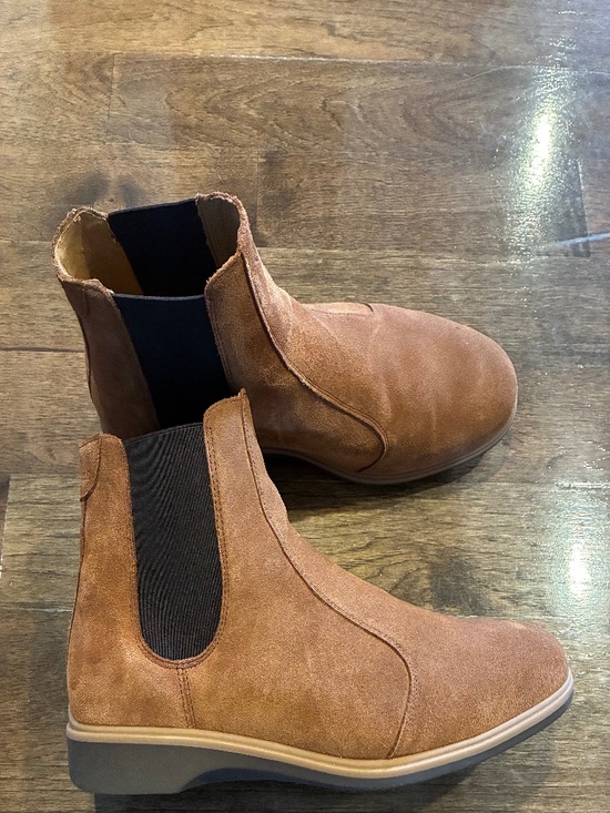 Amberjack Italian Suede Chelsea Boots Tan main image 4